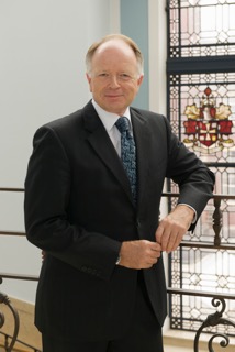 Prof Ian Oakes